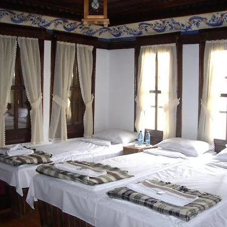 Popsokol House Otel *