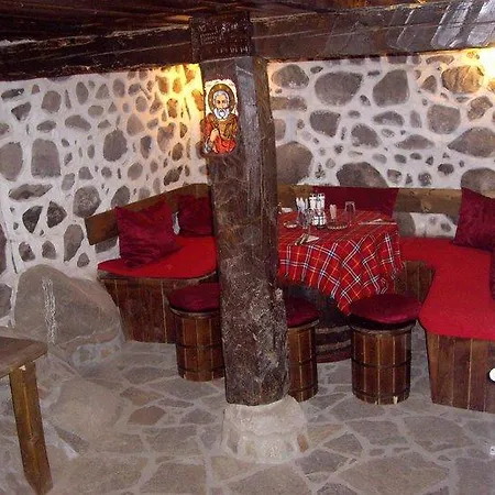 Otel Popsokol House *