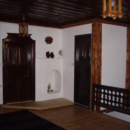 Popsokol House * בראטיסגובו